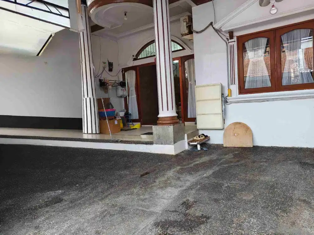 dijual rumah 2 lantai di tki3