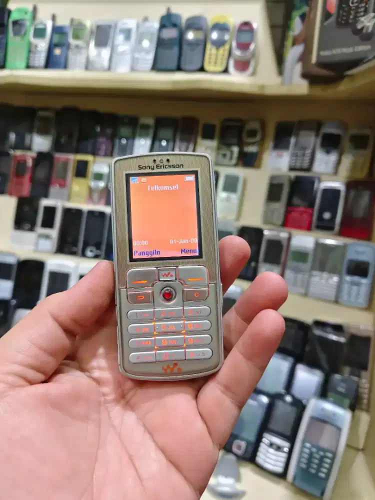 Sony Eericsson W700i Full Original super mulus like new all operator