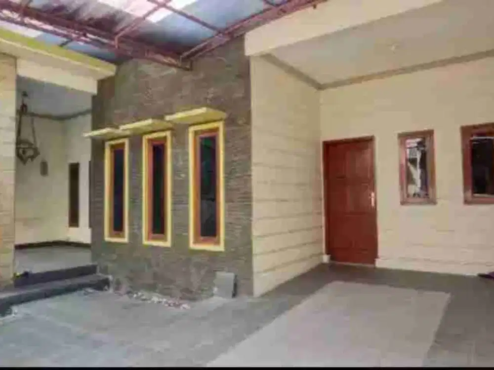 RUMAH MEGAH DI KOMPLEK ARION RAWAMANGUN