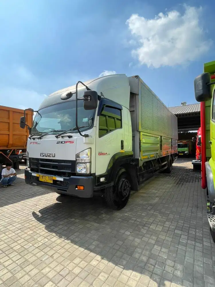 Wing Box Isuzu Giga FTR 90S 210PS Tahun 2021
