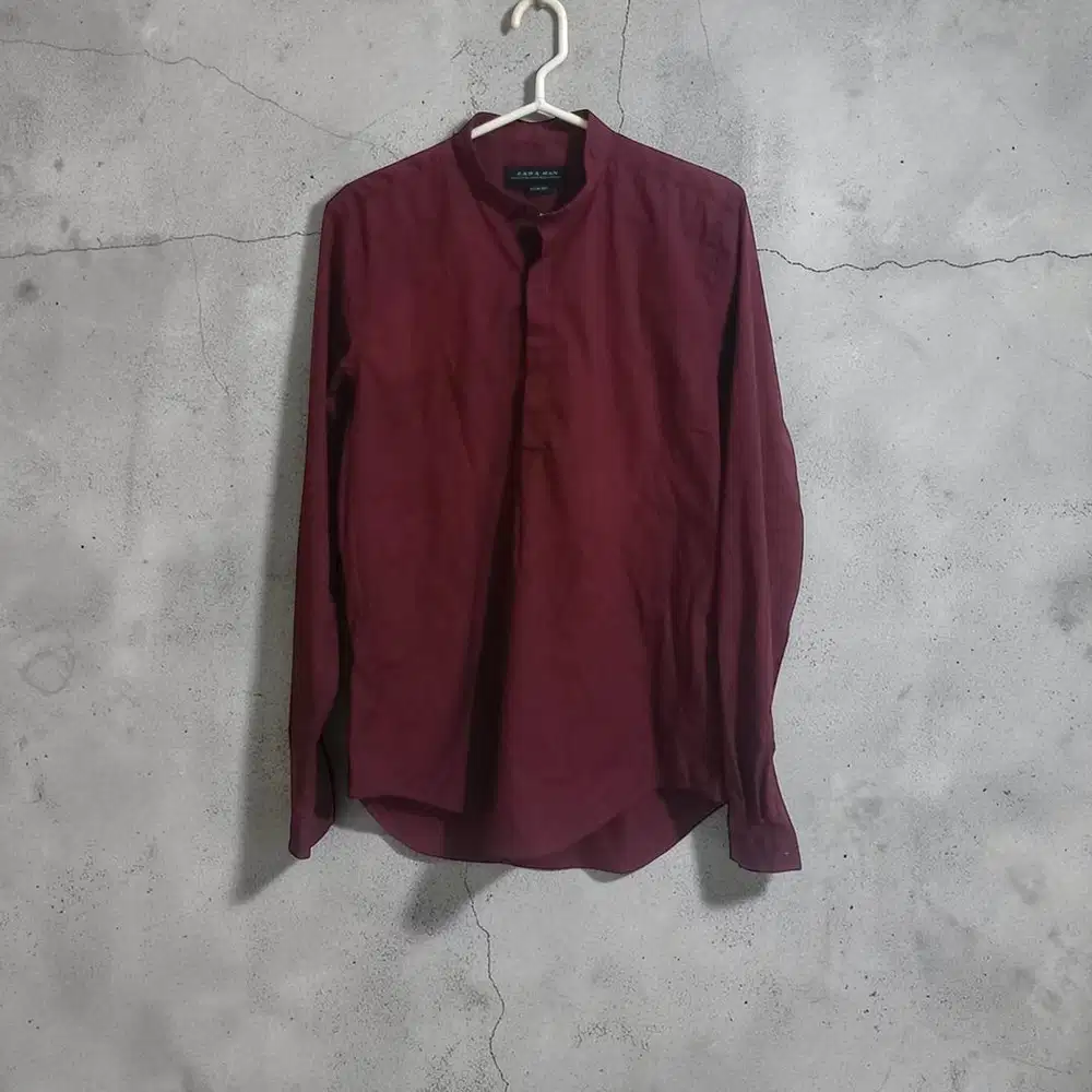 ZARA MAN Kemeja Half Button