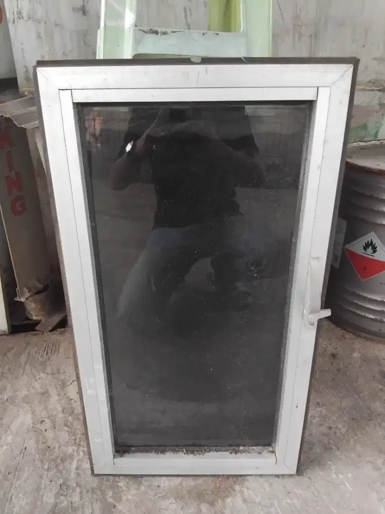 dijual jendela kaca aluminium