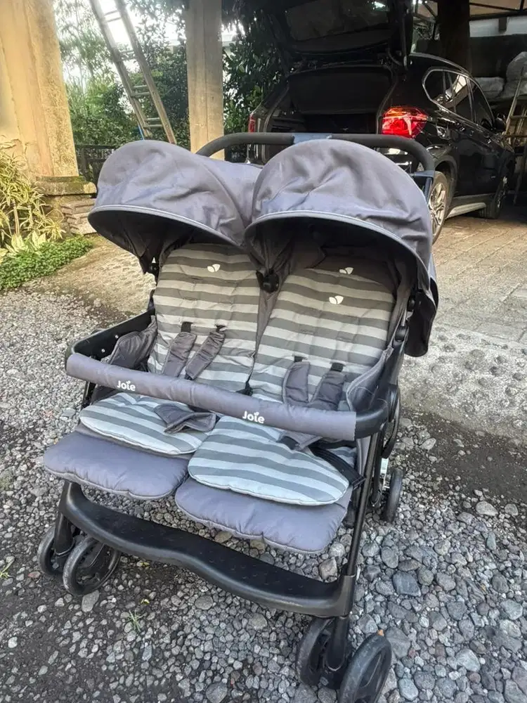 JOIE TWIN STROLLER