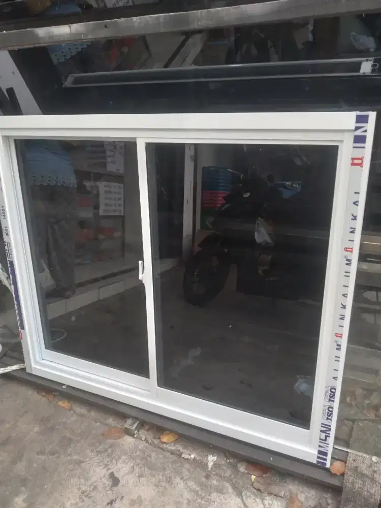 Jendela alumunium geser T100cm L100cm harga sama pasang 1,3 jt / pcs