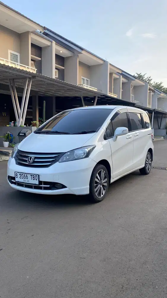 Honda Freed 2010 Bensin