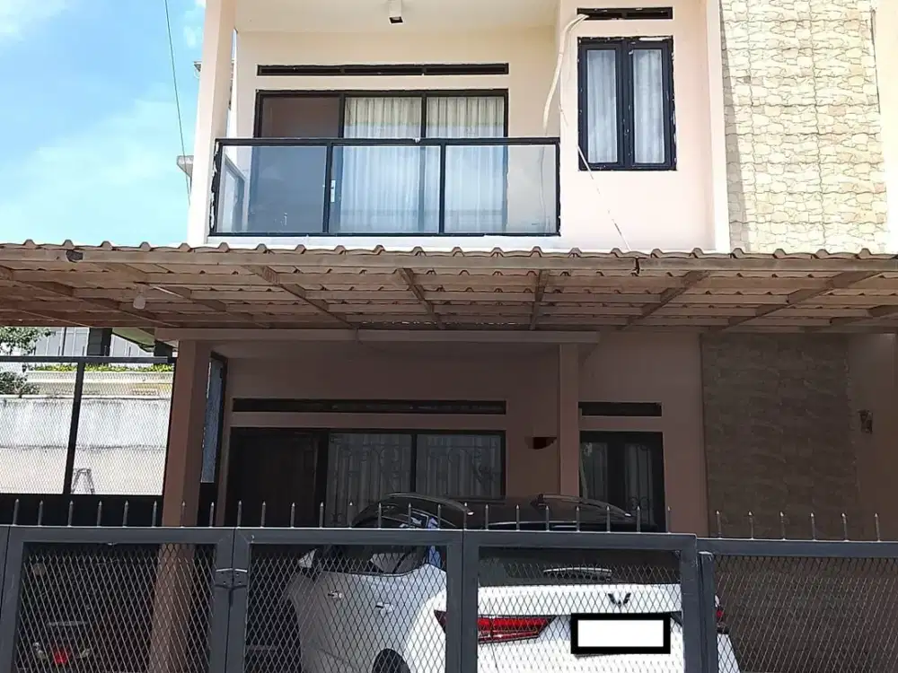 Dijual Rumah 2 Lantai Terawat Semi Furnish Siap Huni Minimalis Lokasi di Arcamanik Bandung
