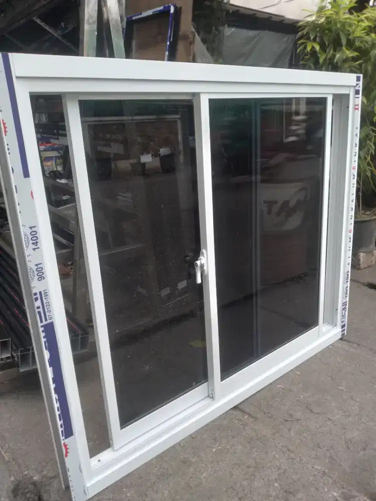 Jendela aluminium geser T100cm L100cm harga dg pemasangan 1,3 jt / pcs