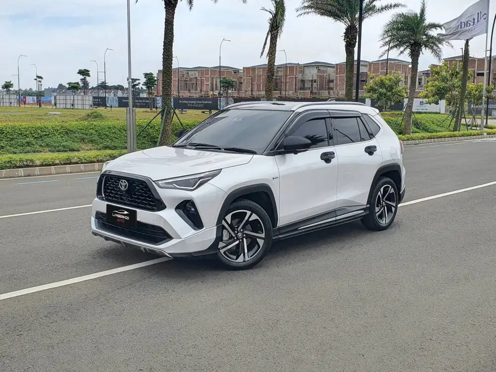 TOYOTA YARIS CROSS 1.5 GR TSS HYBRID 2024 LOW KM !! PUTIH HV 2023