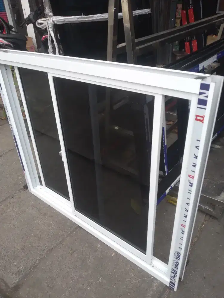 Jendela geser aluminium T100cm L100cm harga plus pemasangan 1,3 jt