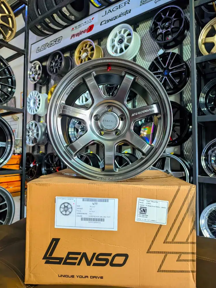 Lenso VT7 R18 PCD 5x114 lbr 9.5 et 22 Hyper black