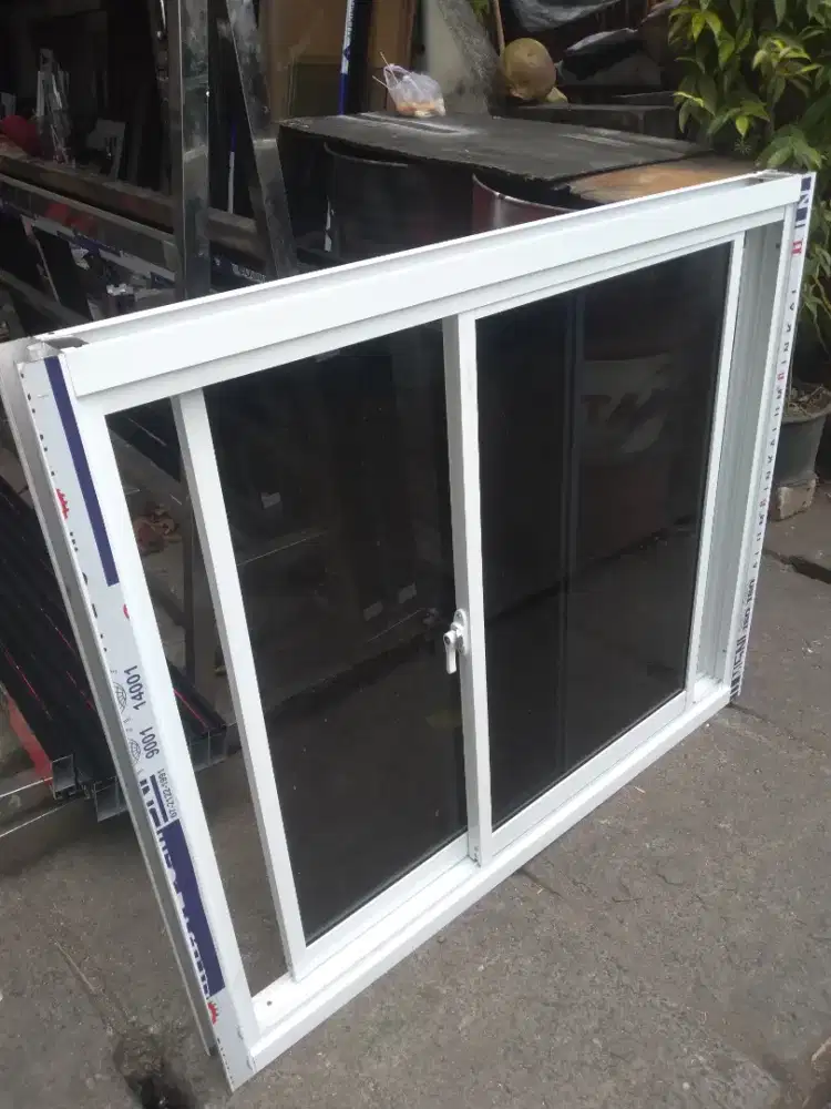 Jendela alumunium sliding T100cm L100cm harga dg pasang 1,3 jt / unit