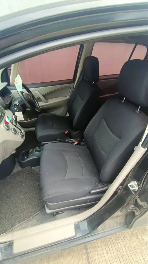 Daihatsu Sirion 2012