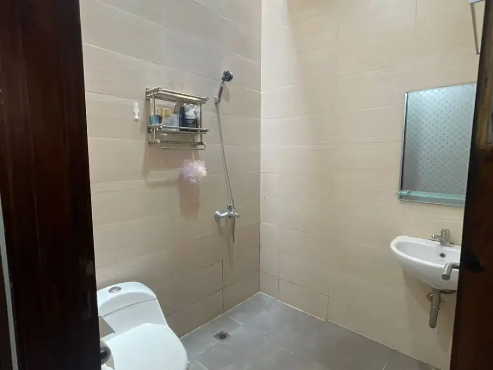 SIAP HUNI & LOKASI STRATEGIS! Rumah 2 Lantai di Discovery Bintaro — Private Pool, Semi Furnished & Legalitas SHM  (SP 0208)