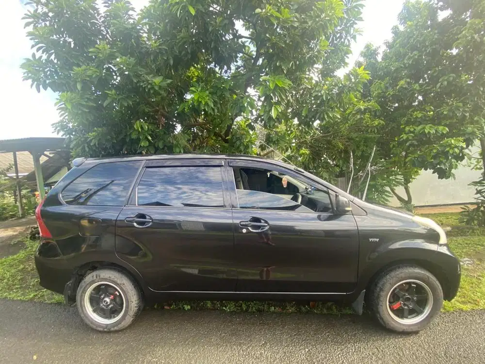 Jual avanza type E/AT 2012