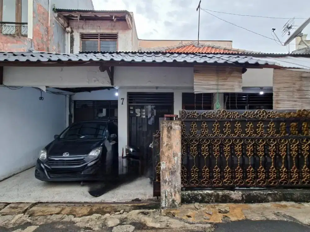 Dijual Rumah Tebet - Hitung Tanah, Lokasi Strategis!