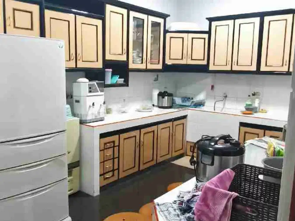 dijual rumah di lengkong kecil