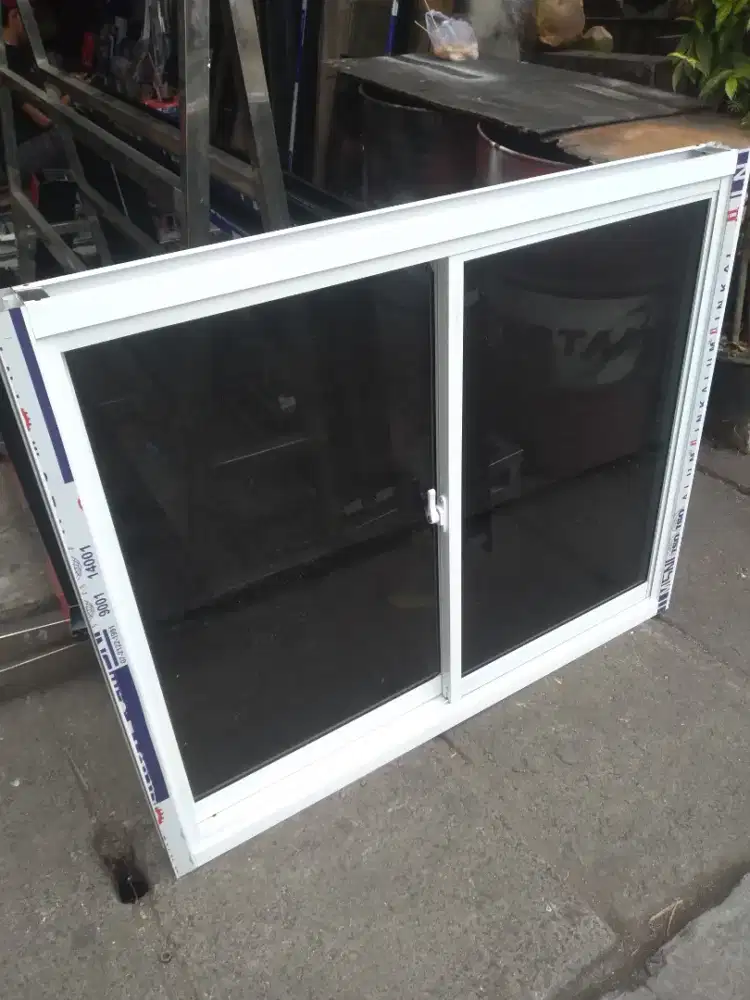 Jendela geser alumunium T100cm L100cm harga sm pemasangan 1,3 jt / pcs