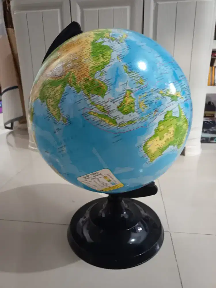Globe besar asli beli di gramedia