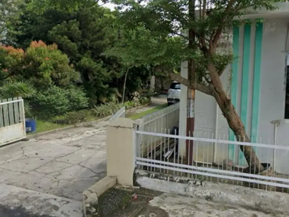 [Cocok untuk bisnis disebelah Sbux & Rumah Sakit] Rumah Ronggowarsito 40A Lokasi Strategis di depan jalan utama