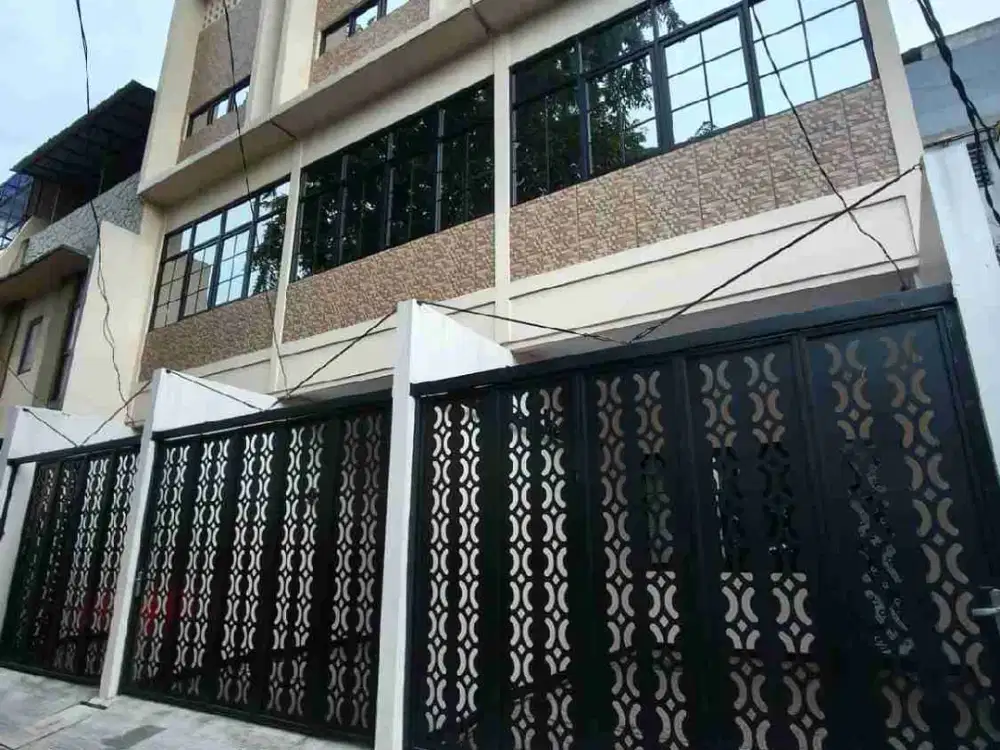 Rumah Cantik 3 Lantai Di Tanjung Duren, Jakarta Barat