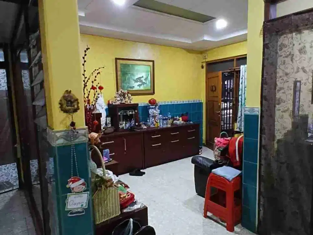 dijual rumah di jl cemara