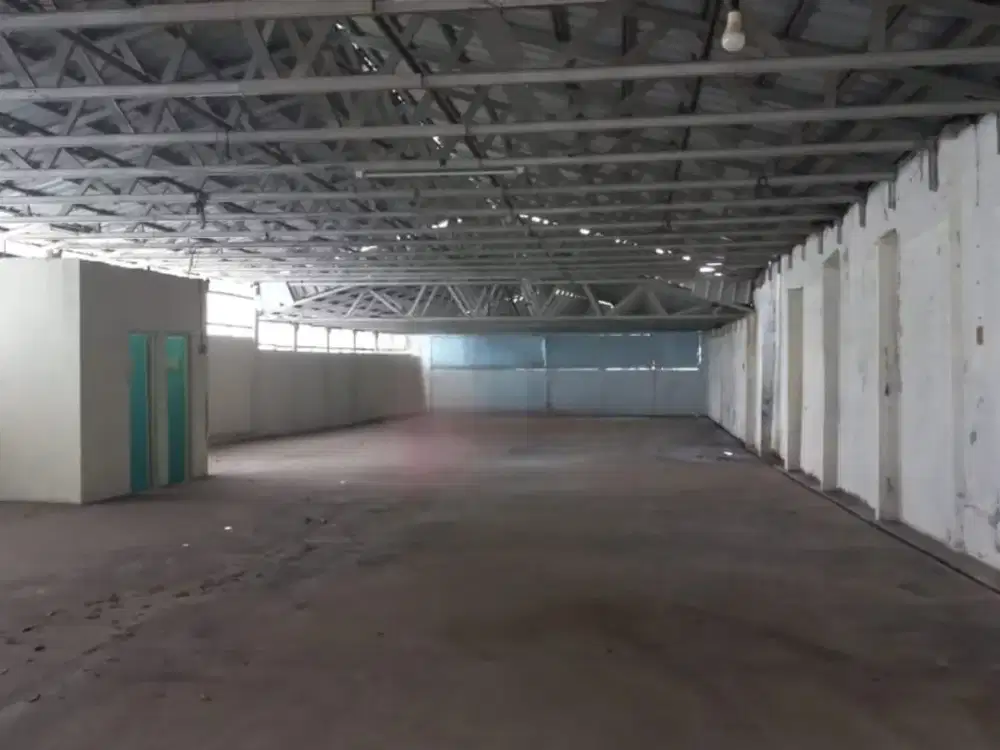 Jual gudang di Bambu Apus, Taman Mini Jakarta Timur, Siap Pakai, Lokasi bagus, SHM, Nego