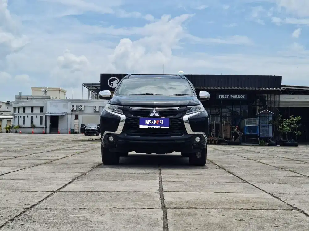Mitsubishi Pajero Sport Dakar Rockford 2.4 AT 2019 Hitam KM 103RB