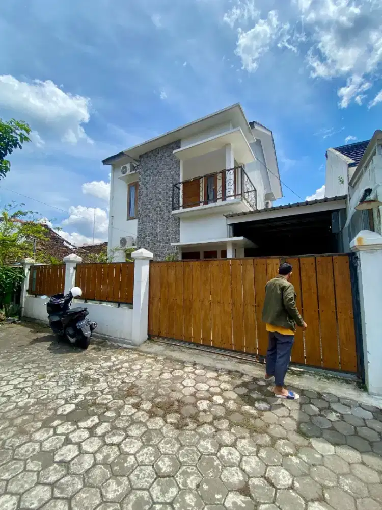 Jual rumah bonus prabotan kodya umbulharjo