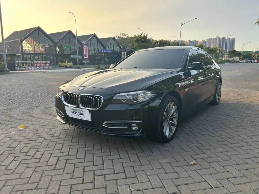 TERMURAH! LOW KM. PAJAK PANJANG. BMW 520i LUXURY F10 LCI 2016 NIK 2015