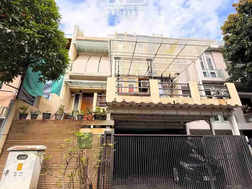 DIJUAL RUMAH 4LT SIAP HUNI DAN LOKASI YG STRATEGIS, VILLA PONDOK INDAH KEBAYORAN LAMA JAKSEL