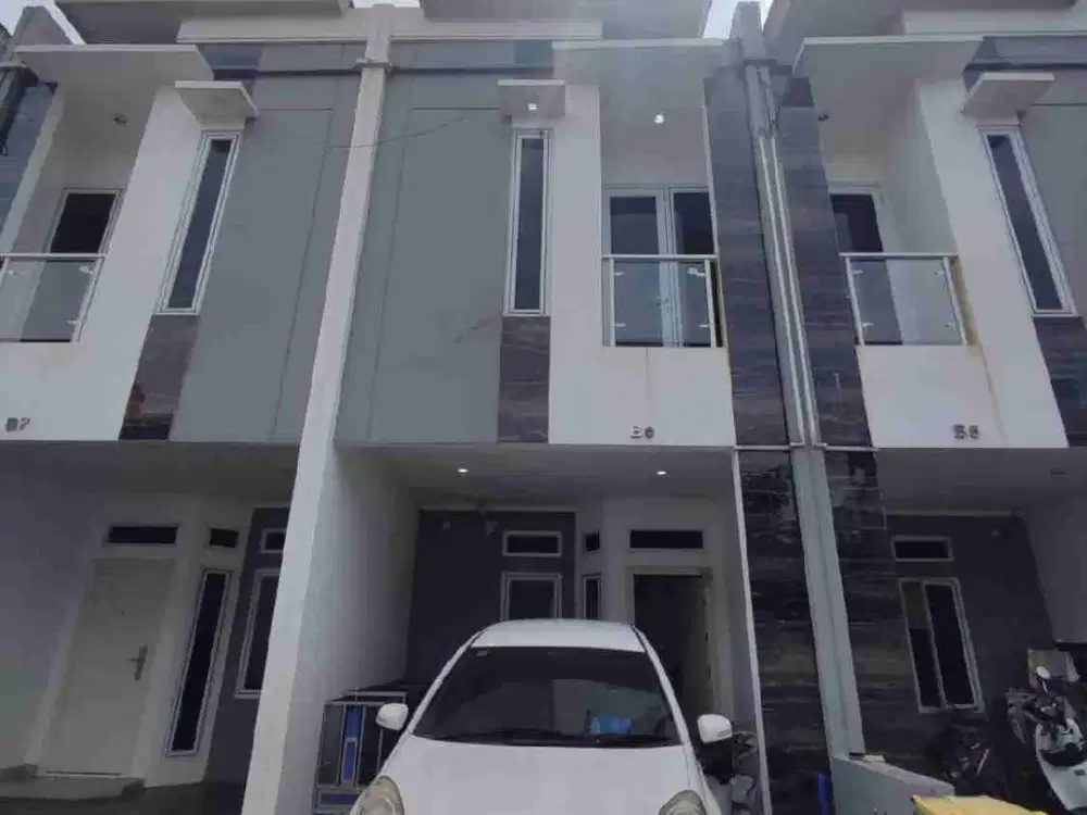 di jual rumah Ready siap huni SHM 2 lantai bisa KPR di jl Lio Pulo gadung Jakarta timur