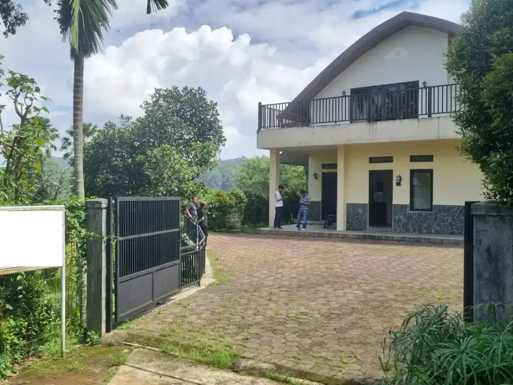 Villa Luas di Cisarua Akses Dekat Faskes Siap Huni Dibantu KPR J-45700