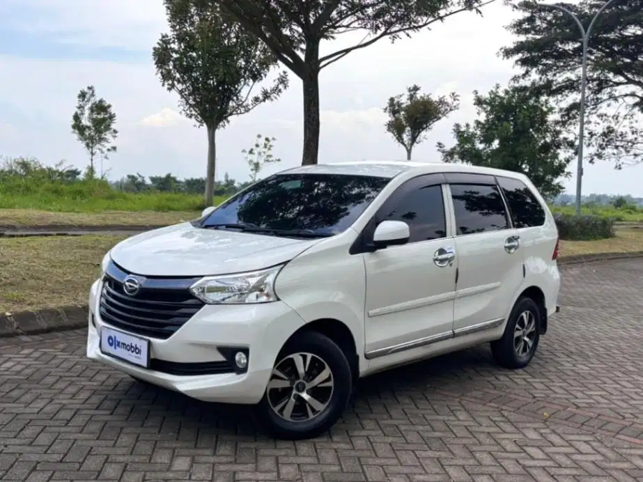 Pajak Panjang Daihatsu Xenia 1.3 X Bensin-AT 2016 Putih LNM