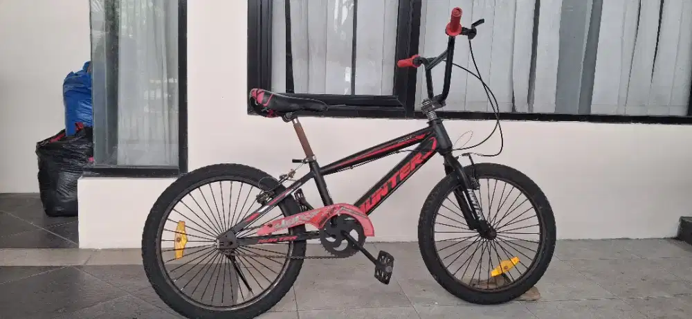 Sepeda BMX ukuran 20