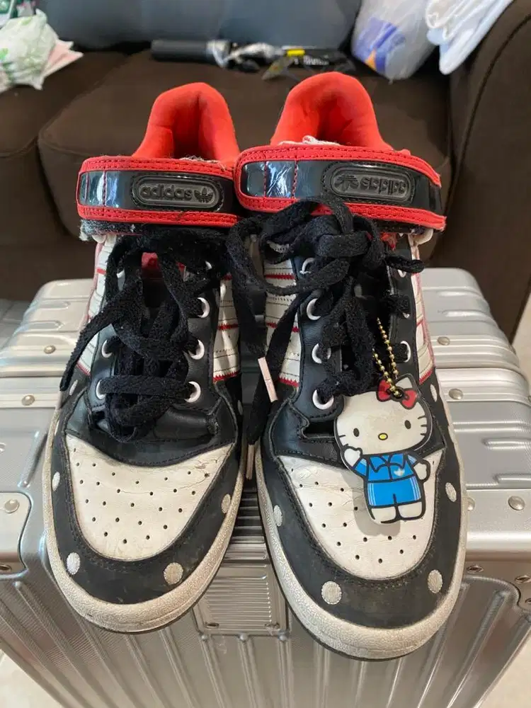 Adidas x hello kitty