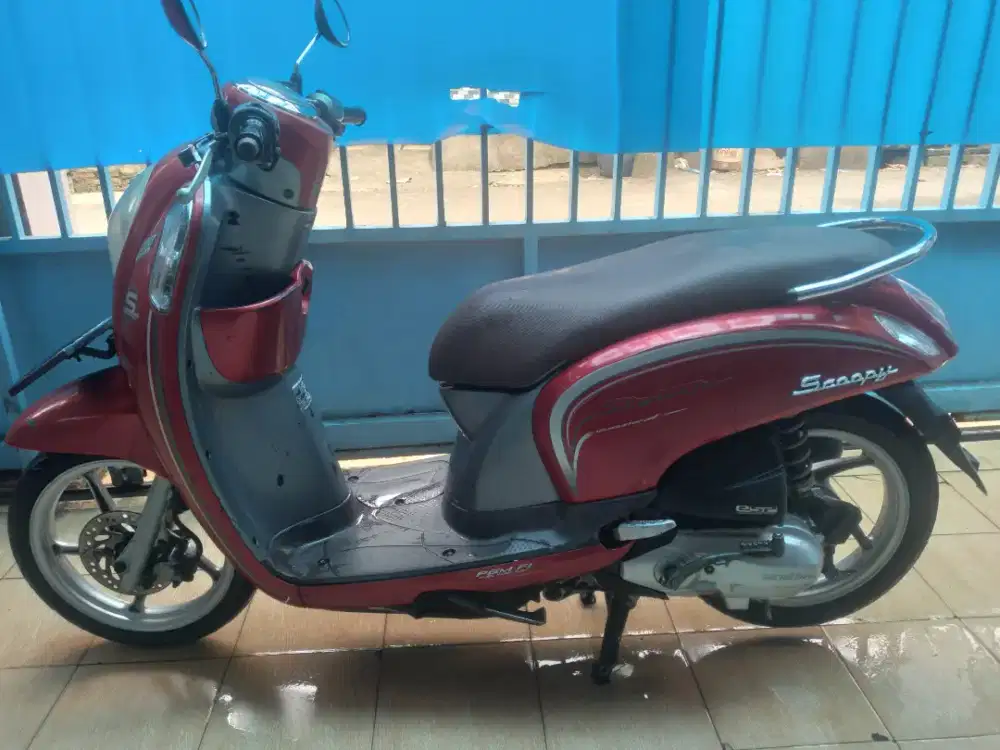 Scoopy 2016 lengkap merah