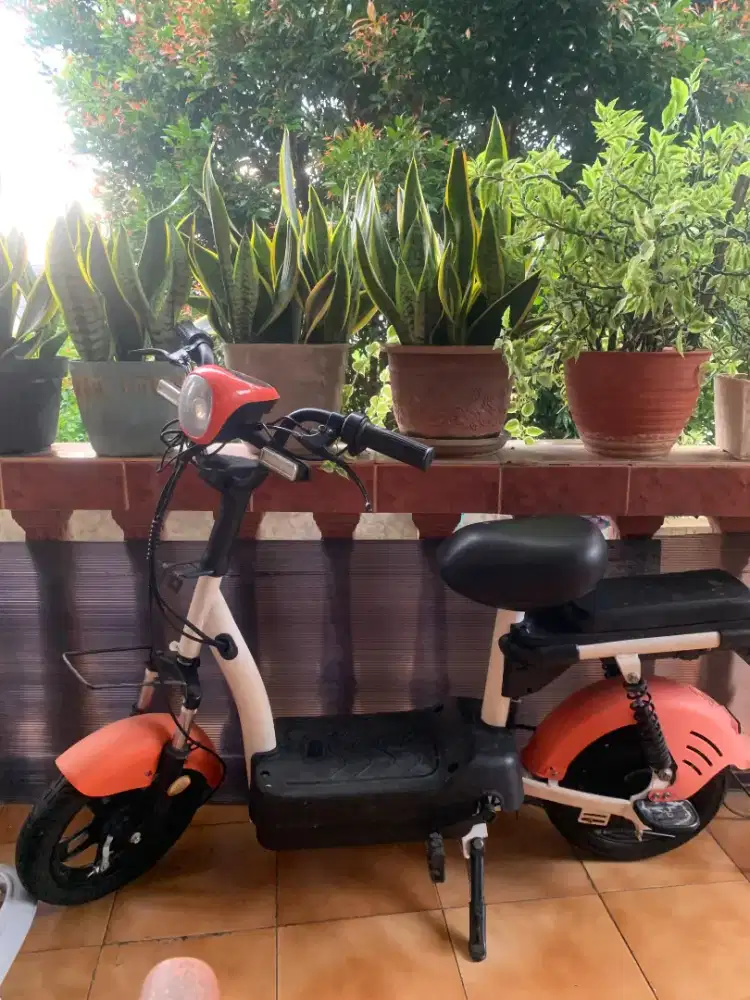 Sepeda Listrik SELIS