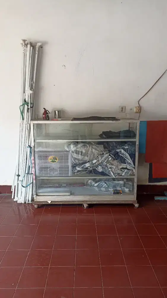 Etalase ukuran 120x100