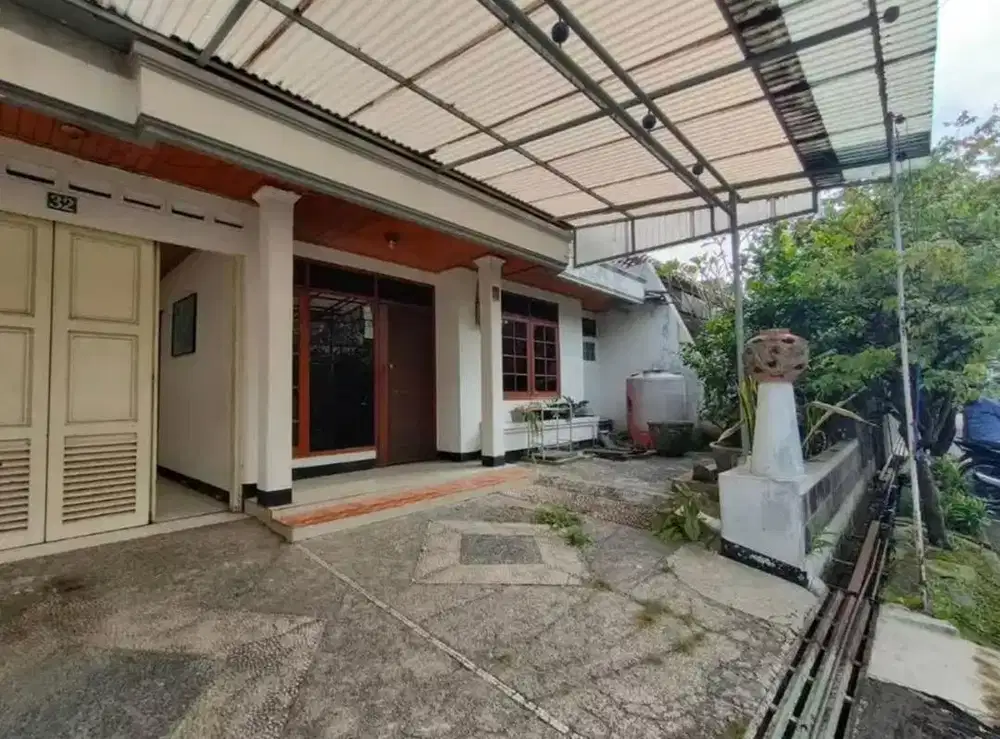 Jual Rumah Asri-Pusat Kota Bandung, dekat jalan tol dan mall, one gate