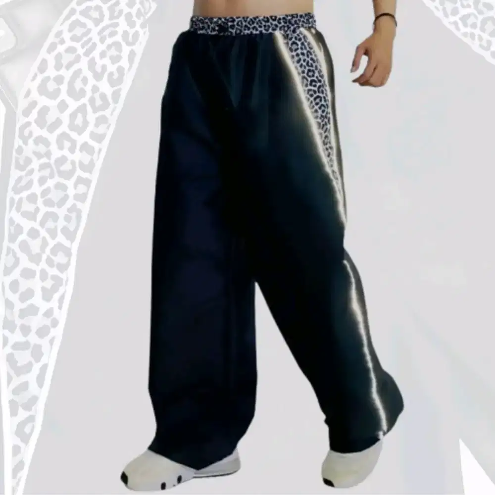 Celana Reflektif Reflective Menyala Skena Kekinian Leopard Buggy Pants