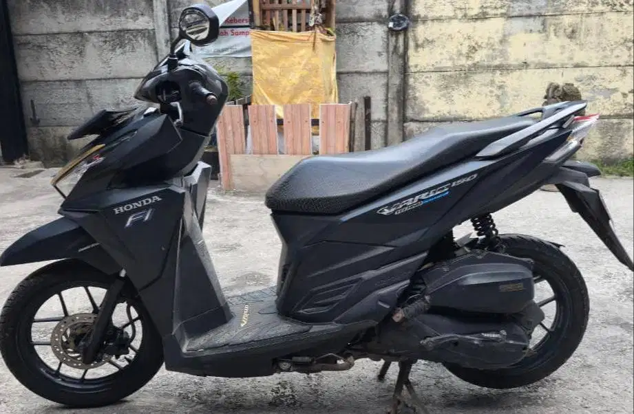 Dijual Honda Vario Techno 150cc Hitam Surat - surat Lengkap