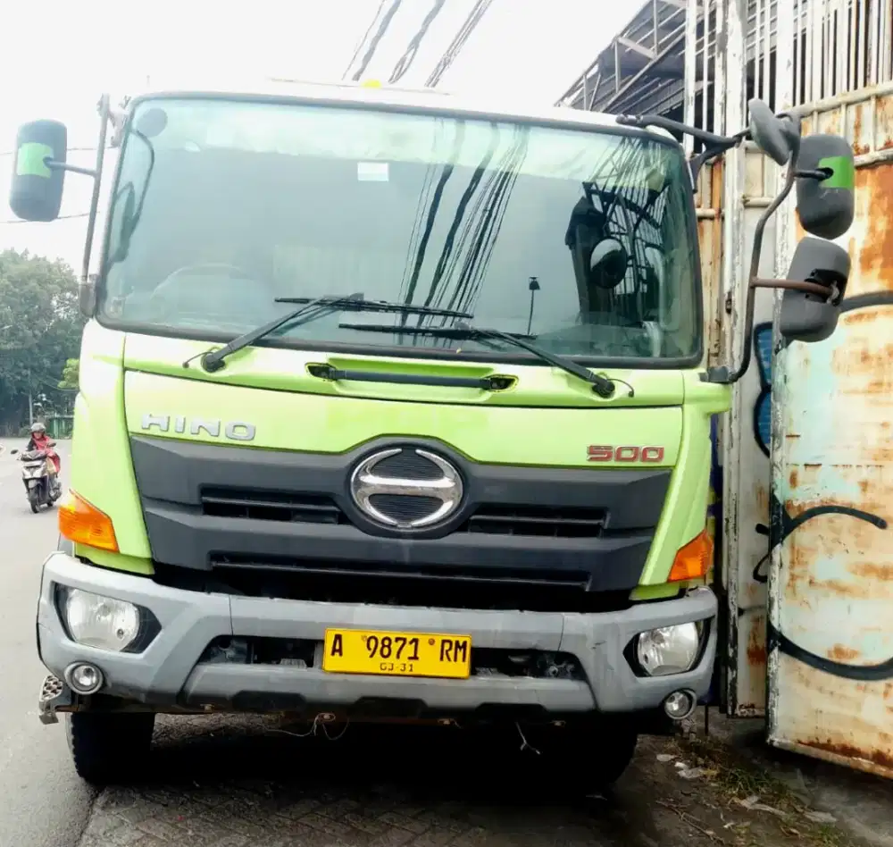 Hino FL260JW tangki HiBlow semen 35 Ton