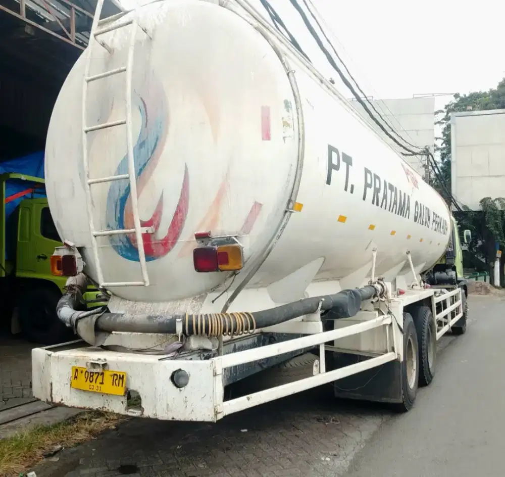 Hino FL260JW tangki HiBlow semen 35 Ton