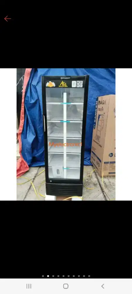 Dijual kulkas 6 tingkat warung