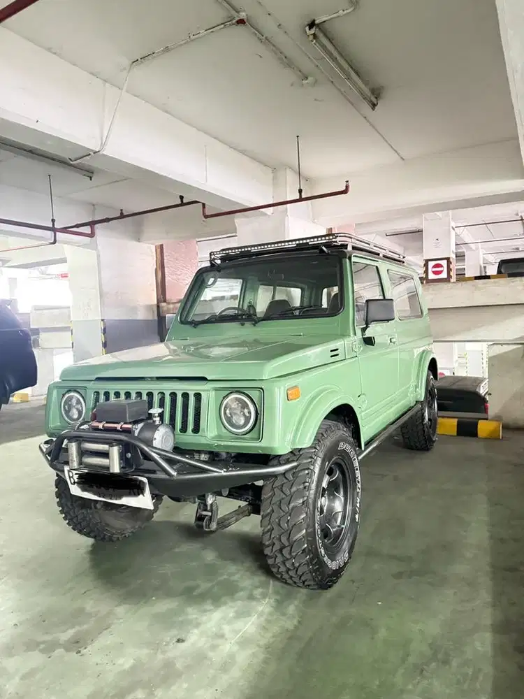 Dijual suzuki jimny spec offroad 4x4 istimewa aC hidup