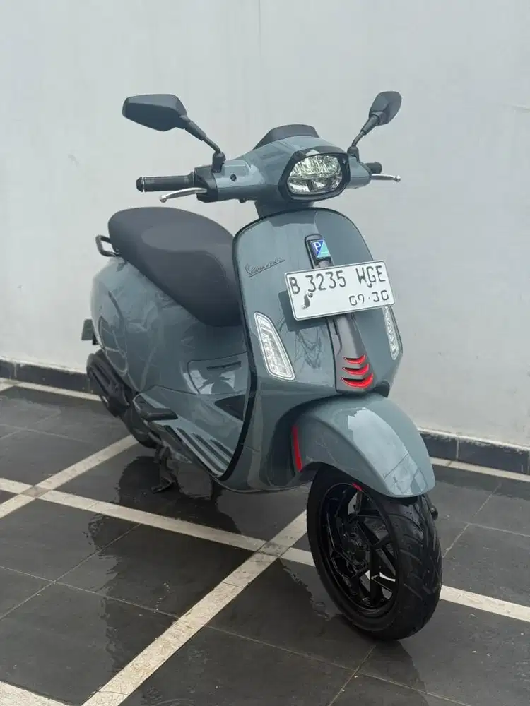 Vespa Sprint S 2025 ( km 300 perak)