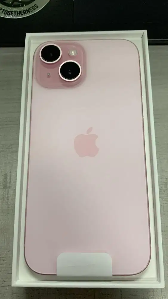 IPHONE 15 pink erajaya 128gb new