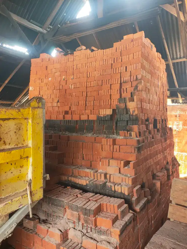 Batu bata merah pres