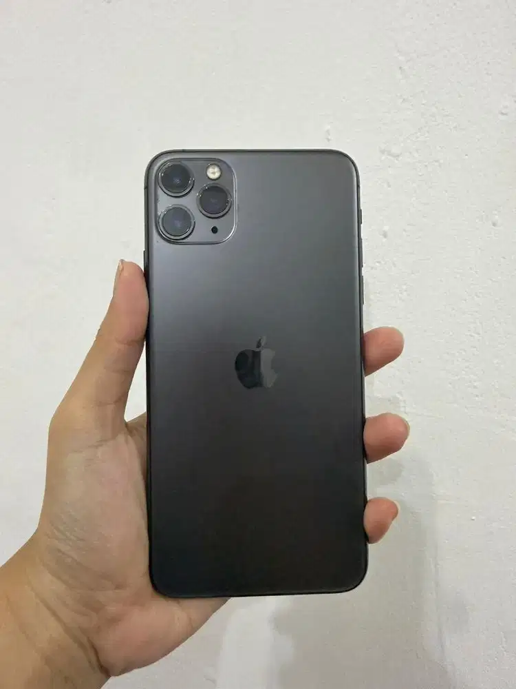 iPhone 11 Pro max Gray 64GB IBOX (nego)