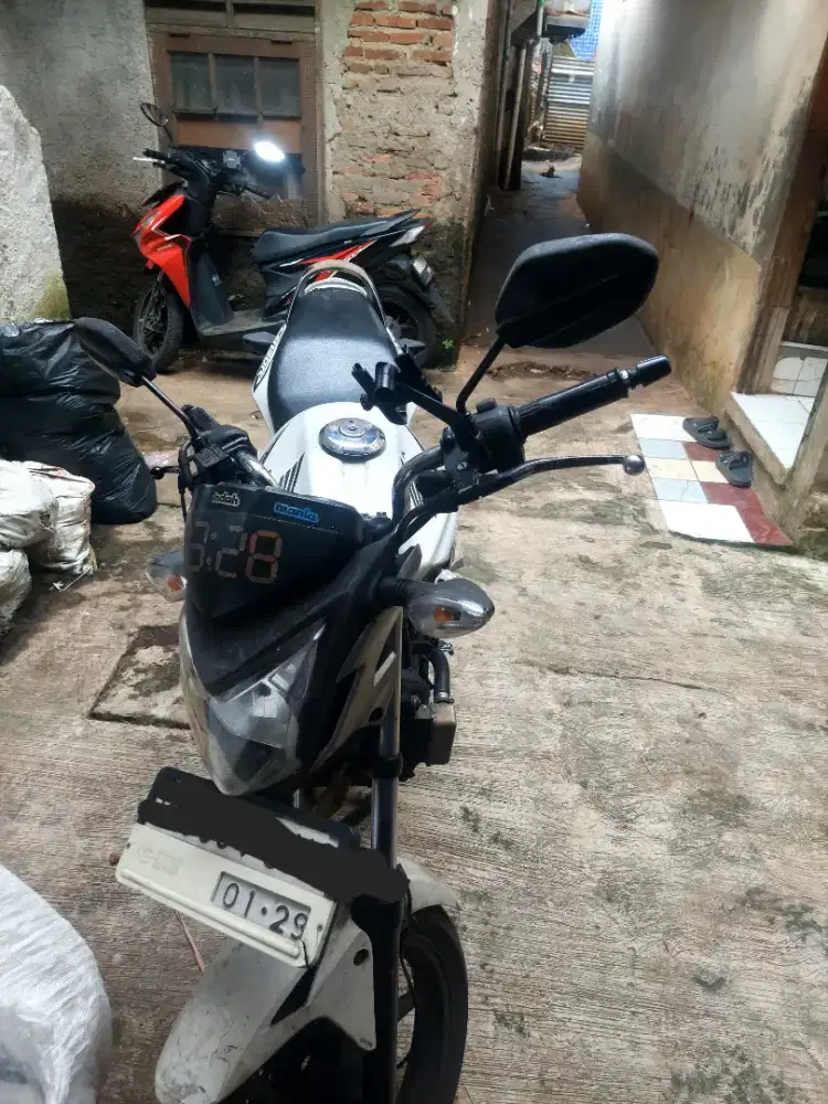 Honda CB150R STREETFIRE 2013